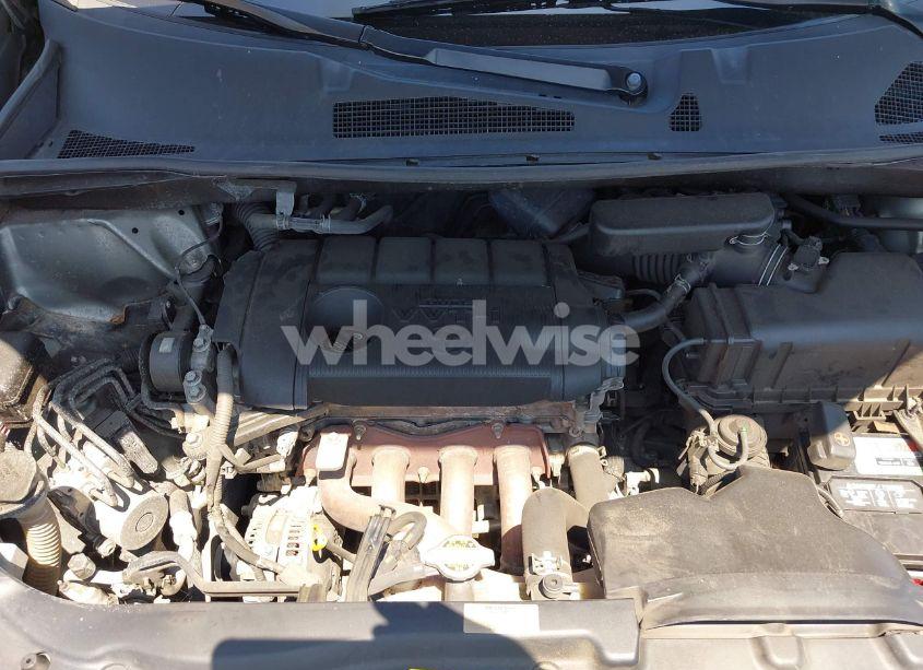 Photo 10 of 2010 Toyota Highlander (VIN 5TDZA3EH8AS004235)