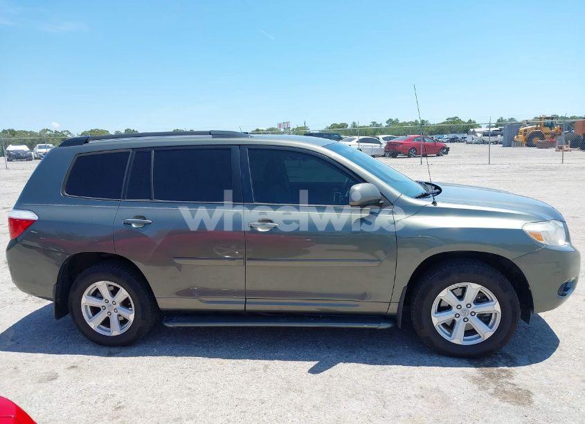 Photo 13 of 2010 Toyota Highlander (VIN 5TDZA3EH8AS004235)