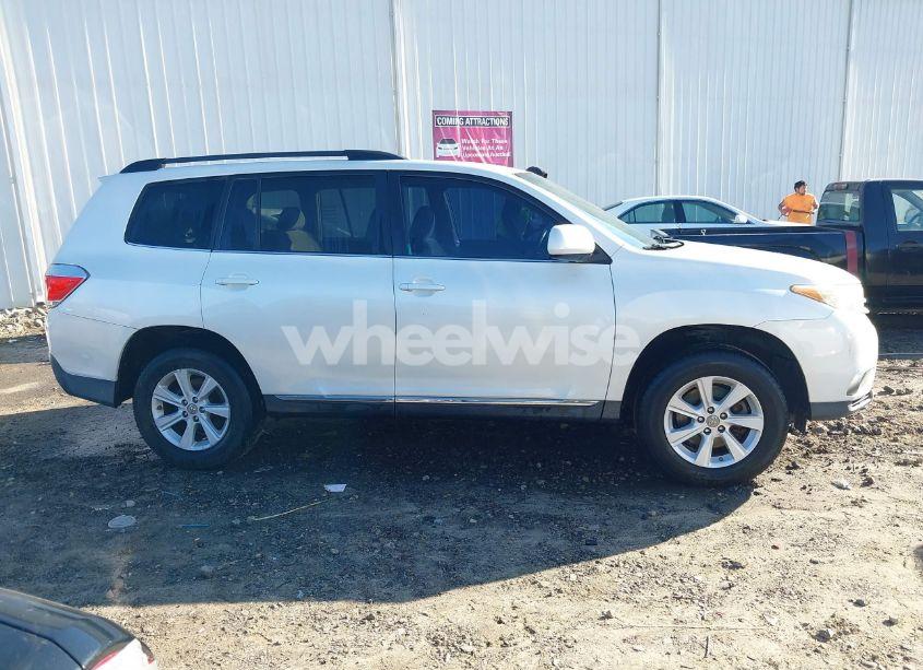 Photo 13 of 2012 Toyota Highlander SE (VIN 5TDZA3EH8CS025850)
