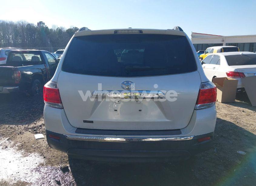 Photo 16 of 2012 Toyota Highlander SE (VIN 5TDZA3EH8CS025850)