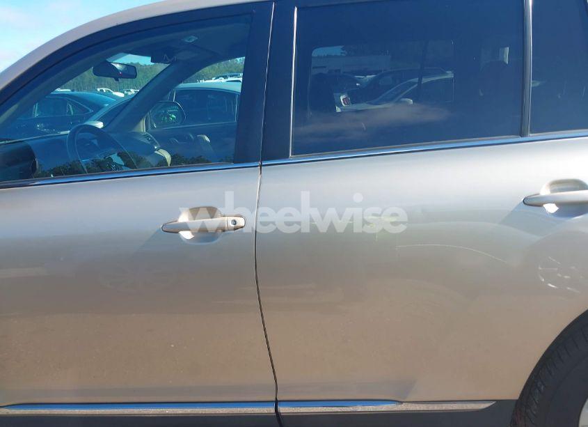 Photo 14 of 2013 Toyota Highlander BASE PLUS (VIN 5TDZA3EH8DS033044)