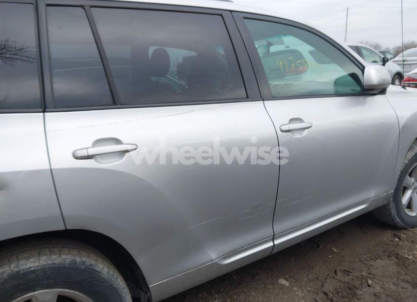 Photo 13 of 2010 Toyota Highlander (VIN 5TDZA3EH9AS007466)