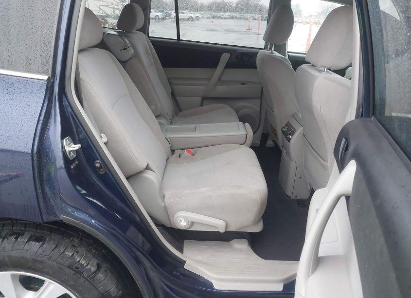 Photo 8 of 2012 Toyota Highlander (VIN 5TDZA3EH9CS026800)