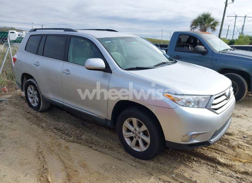 2011 Toyota Highlander SE (VIN 5TDZA3EHXBS008658) main photo