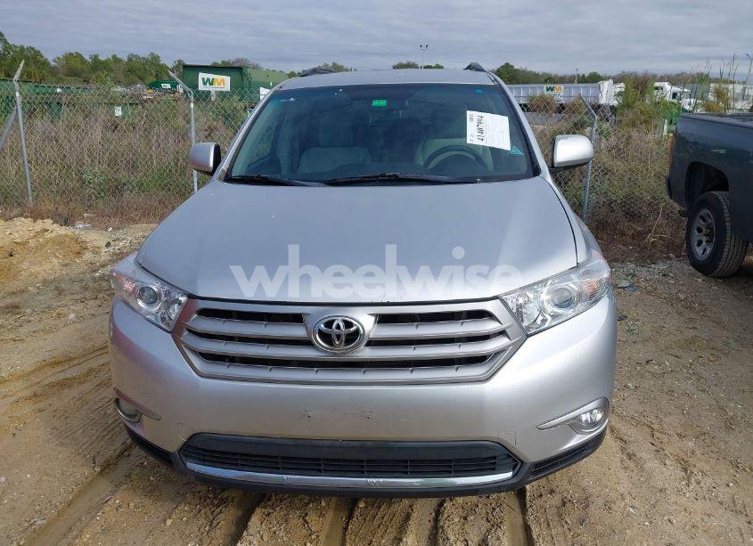 Photo 12 of 2011 Toyota Highlander SE (VIN 5TDZA3EHXBS008658)