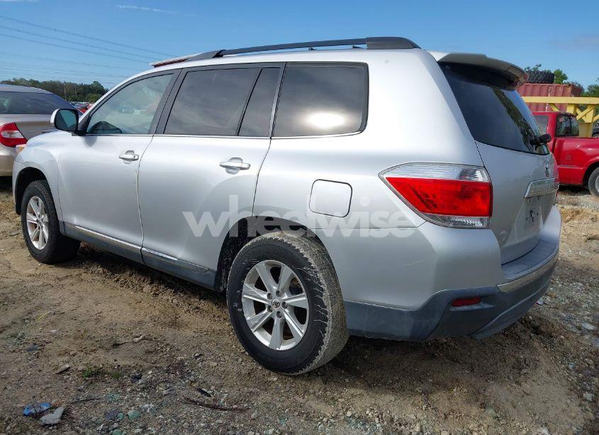 Photo 3 of 2011 Toyota Highlander SE (VIN 5TDZA3EHXBS008658)