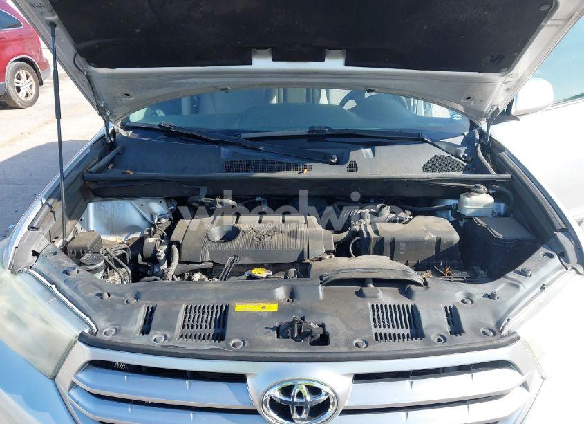 Photo 10 of 2013 Toyota Highlander (VIN 5TDZA3EHXDS031859)