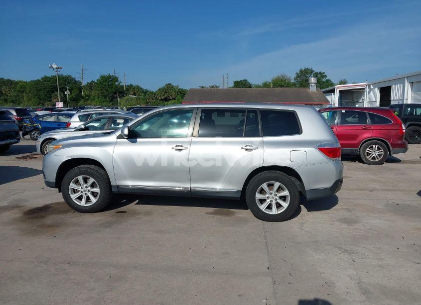 Photo 14 of 2013 Toyota Highlander (VIN 5TDZA3EHXDS031859)