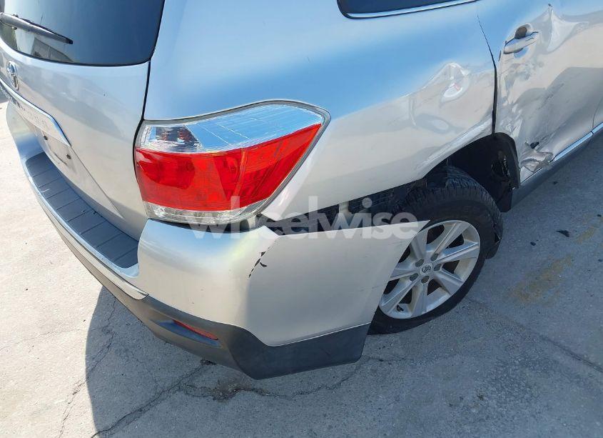 Photo 6 of 2013 Toyota Highlander (VIN 5TDZA3EHXDS031859)