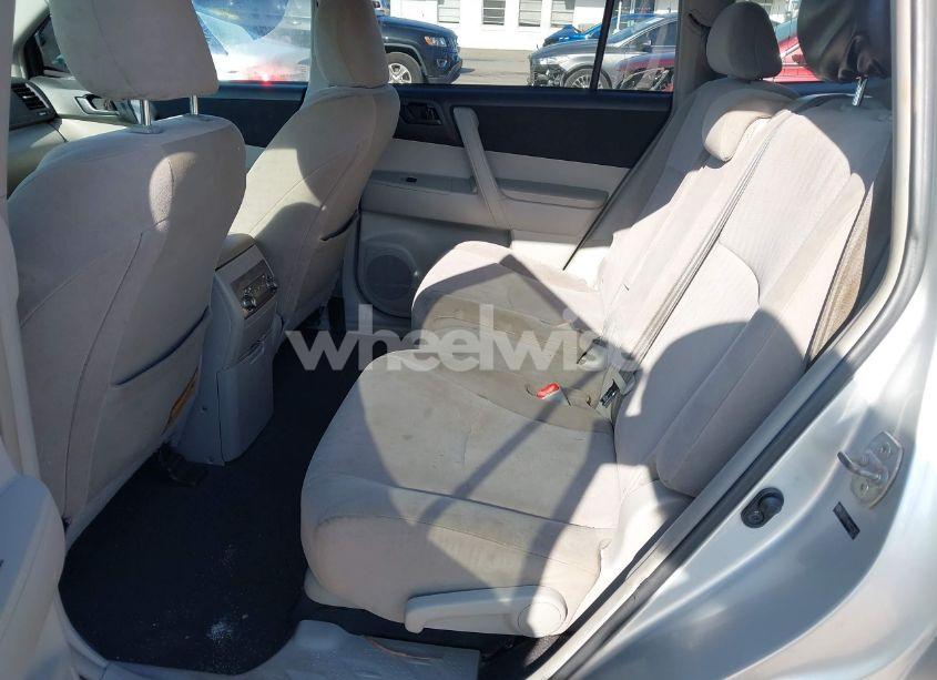 Photo 8 of 2013 Toyota Highlander (VIN 5TDZA3EHXDS031859)