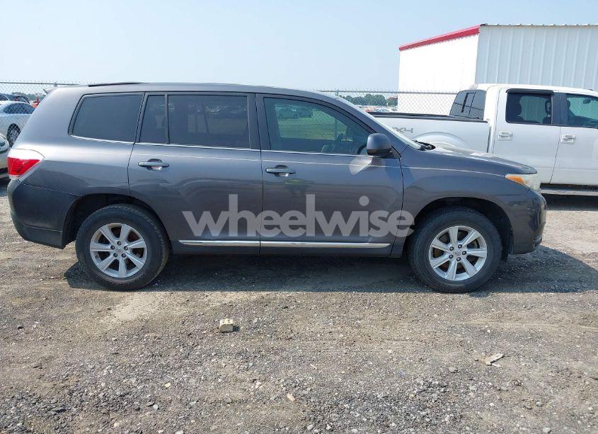 Photo 14 of 2013 Toyota Highlander (VIN 5TDZA3EHXDS034406)