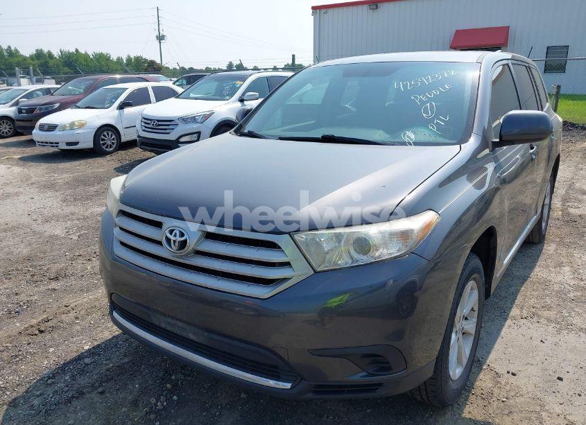 Photo 19 of 2013 Toyota Highlander (VIN 5TDZA3EHXDS034406)