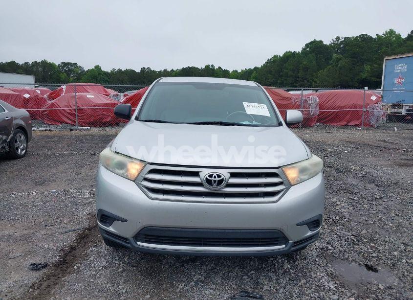 Photo 12 of 2013 Toyota Highlander BASE PLUS (VIN 5TDZA3EHXDS035488)