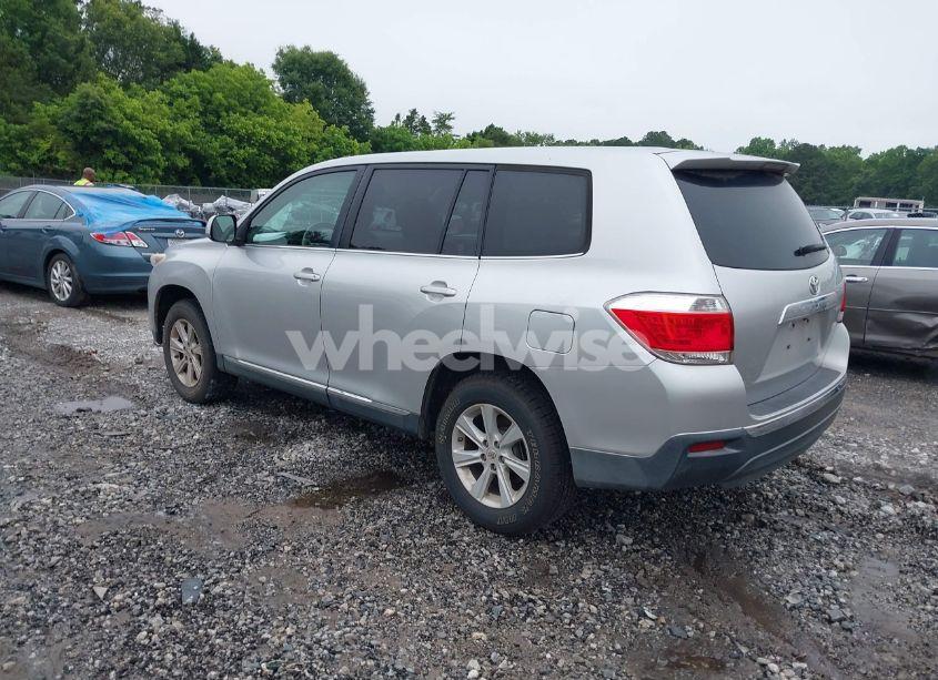 Photo 3 of 2013 Toyota Highlander BASE PLUS (VIN 5TDZA3EHXDS035488)