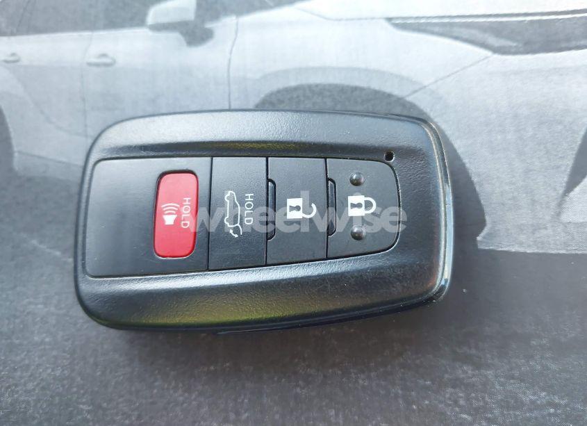 Photo 11 of 2022 Toyota Highlander HYBRID LE (VIN 5TDZARAH0NS016295)