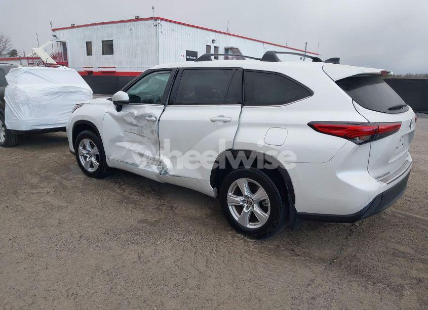 Photo 3 of 2022 Toyota Highlander HYBRID LE (VIN 5TDZARAH0NS016295)