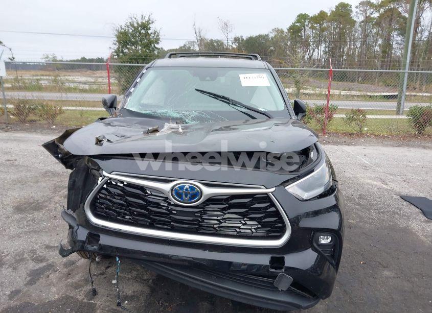 Photo 12 of 2021 Toyota Highlander HYBRID LE (VIN 5TDZARAH5MS008031)