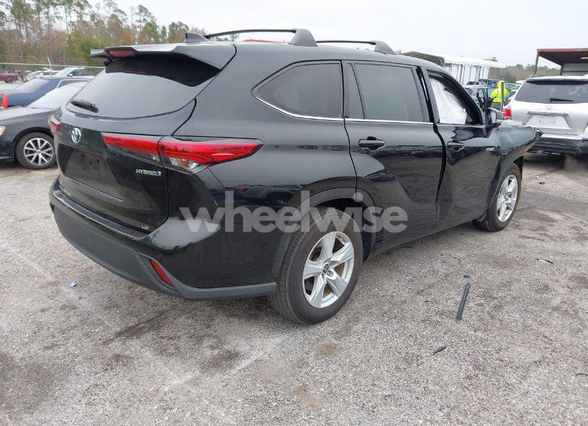 Photo 4 of 2021 Toyota Highlander HYBRID LE (VIN 5TDZARAH5MS008031)