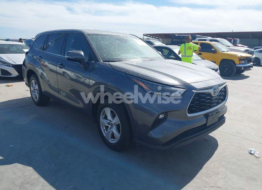 2022 Toyota Highlander HYBRID LE (VIN 5TDZARAH5NS517327) main photo