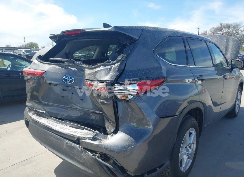 Photo 11 of 2022 Toyota Highlander HYBRID LE (VIN 5TDZARAH5NS517327)