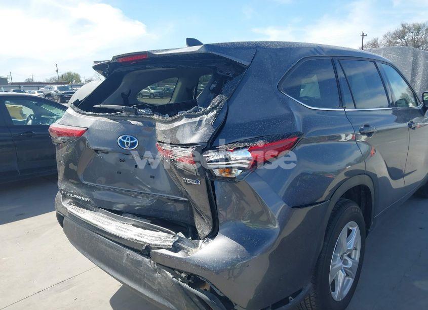 Photo 17 of 2022 Toyota Highlander HYBRID LE (VIN 5TDZARAH5NS517327)