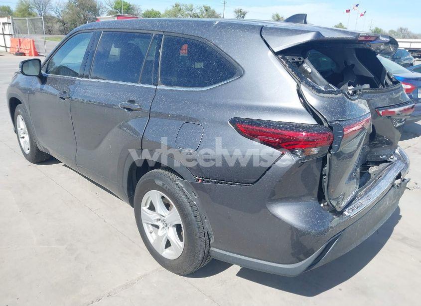 Photo 3 of 2022 Toyota Highlander HYBRID LE (VIN 5TDZARAH5NS517327)