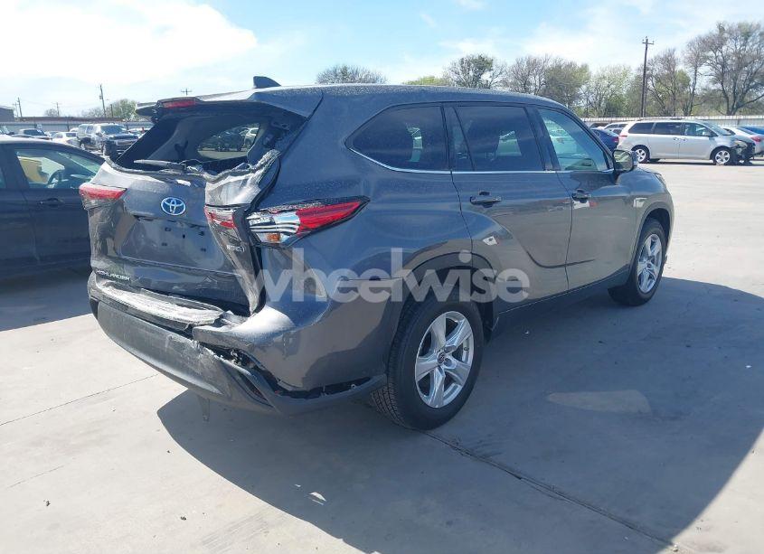 Photo 4 of 2022 Toyota Highlander HYBRID LE (VIN 5TDZARAH5NS517327)