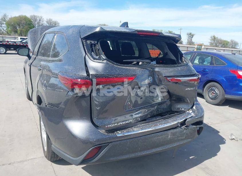 Photo 6 of 2022 Toyota Highlander HYBRID LE (VIN 5TDZARAH5NS517327)