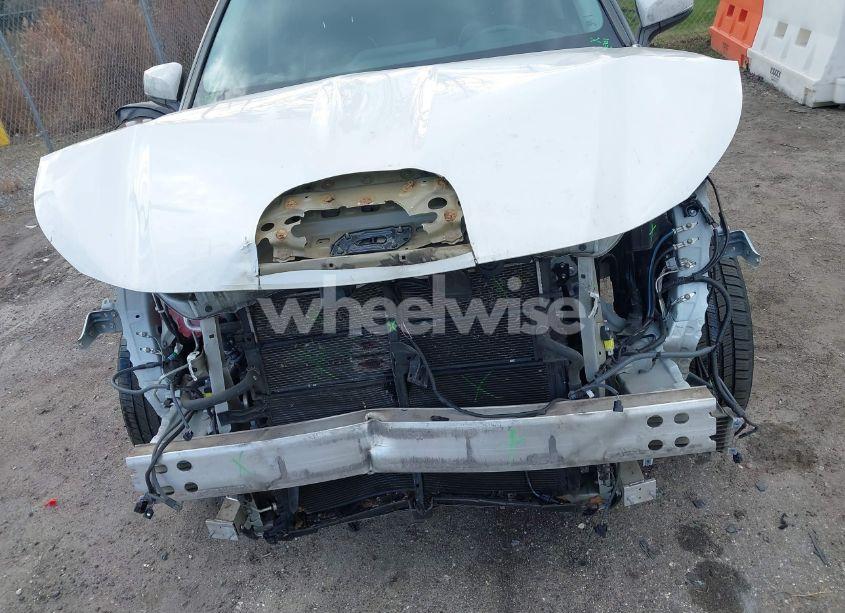 Photo 20 of 2021 Toyota Highlander HYBRID LE (VIN 5TDZARAH6MS504147)