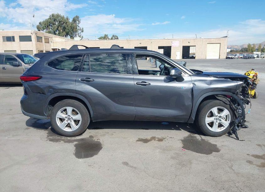 Photo 14 of 2021 Toyota Highlander HYBRID LE (VIN 5TDZARAH6MS505024)
