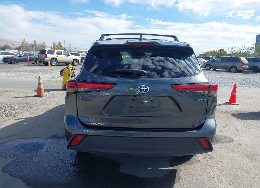 Photo 17 of 2021 Toyota Highlander HYBRID LE (VIN 5TDZARAH6MS505024)