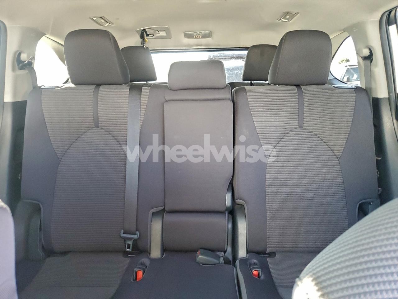 Photo 10 of 2023 TOYOTA HIGHLANDER HYBRID LE (VIN 5TDZARAHXPS521120)