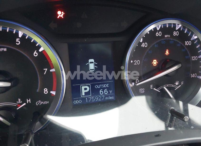 Photo 16 of 2015 Toyota Highlander LE (VIN 5TDZARFH0FS013617)