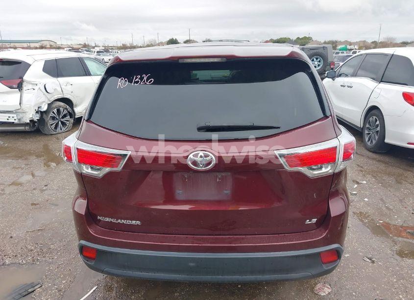 Photo 17 of 2015 Toyota Highlander LE (VIN 5TDZARFH0FS013617)