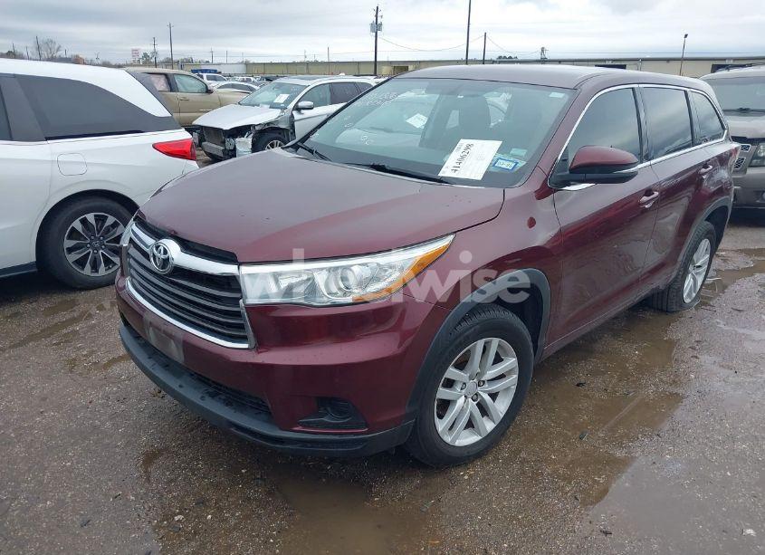 Photo 2 of 2015 Toyota Highlander LE (VIN 5TDZARFH0FS013617)