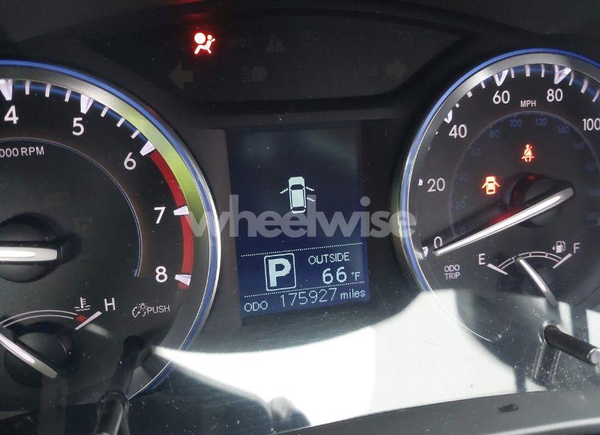 Photo 7 of 2015 Toyota Highlander LE (VIN 5TDZARFH0FS013617)