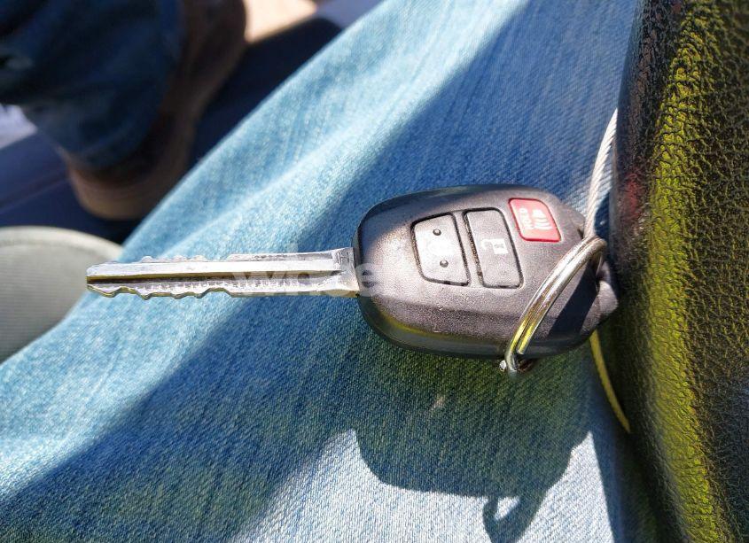 Photo 11 of 2017 Toyota Highlander LE (VIN 5TDZARFH0HS027133)