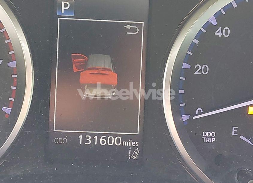 Photo 15 of 2018 Toyota Highlander LE (VIN 5TDZARFH0JS041894)