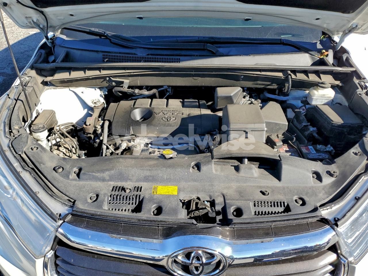 Photo 12 of 2014 TOYOTA HIGHLANDER LE (VIN 5TDZARFH1ES004584)