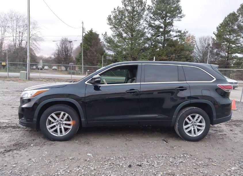 Photo 14 of 2016 Toyota Highlander LE (VIN 5TDZARFH1GS020531)