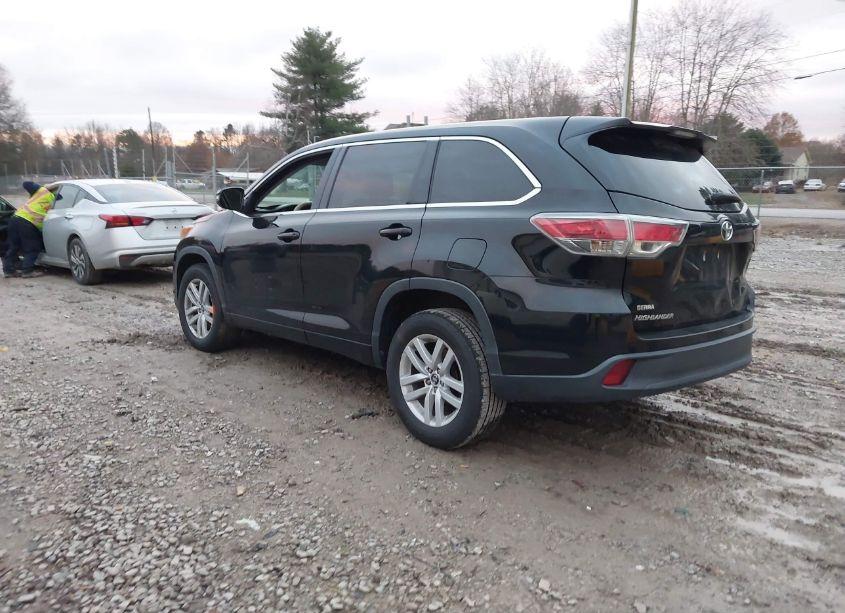 Photo 3 of 2016 Toyota Highlander LE (VIN 5TDZARFH1GS020531)