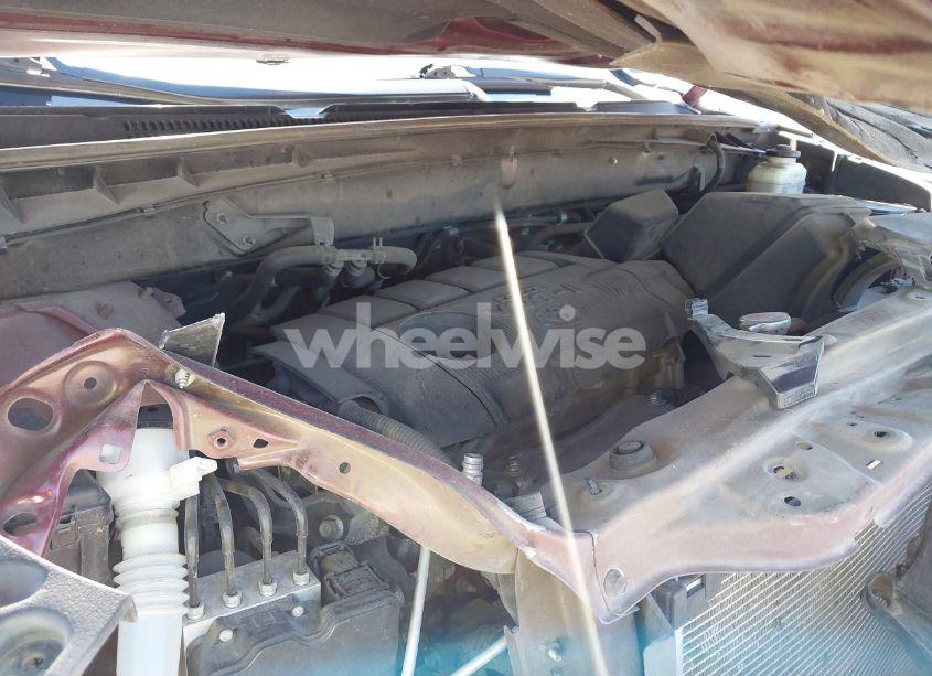 Photo 10 of 2018 Toyota Highlander LE (VIN 5TDZARFH1JS032833)