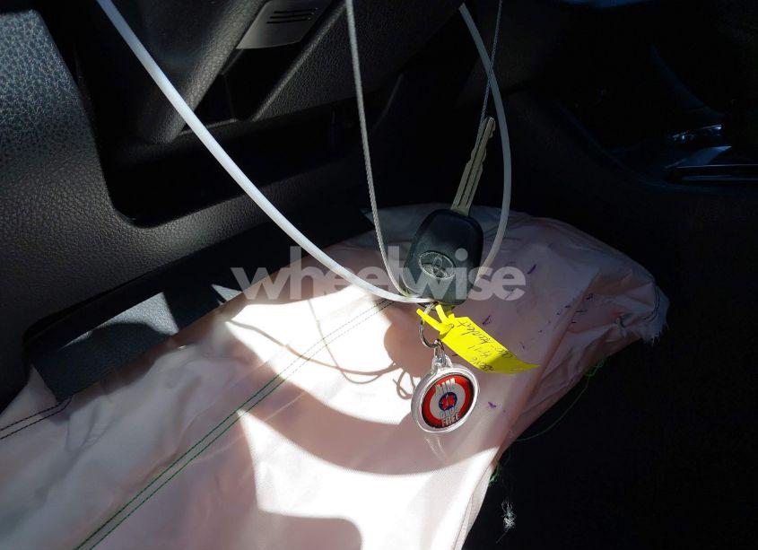 Photo 11 of 2018 Toyota Highlander LE (VIN 5TDZARFH1JS032833)