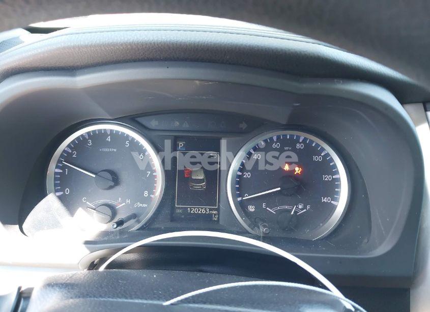 Photo 7 of 2018 Toyota Highlander LE (VIN 5TDZARFH1JS032833)