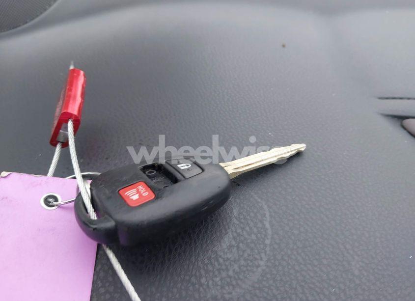 Photo 11 of 2019 Toyota Highlander LE (VIN 5TDZARFH1KS051707)