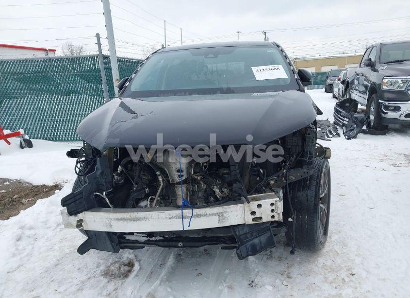 Photo 13 of 2019 Toyota Highlander LE (VIN 5TDZARFH1KS051707)