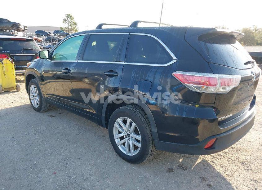 Photo 3 of 2016 Toyota Highlander LE (VIN 5TDZARFH2GS017833)