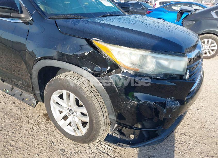 Photo 6 of 2016 Toyota Highlander LE (VIN 5TDZARFH2GS017833)