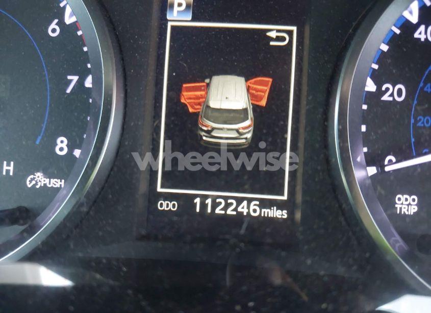 Photo 15 of 2018 Toyota Highlander LE (VIN 5TDZARFH2JS040424)