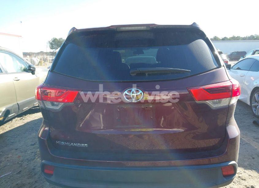 Photo 16 of 2018 Toyota Highlander LE (VIN 5TDZARFH2JS040424)